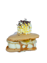 Load image into Gallery viewer, Banoffee Macaron