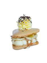 Load image into Gallery viewer, Banoffee Macaron
