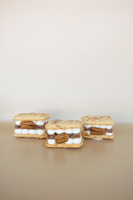 Pecan Pie Macaron