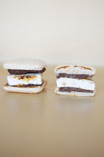 Load image into Gallery viewer, Chocolate S&#39;mores Macaron