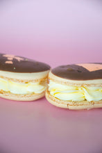 Load image into Gallery viewer, Chocolate Eclair Macaron