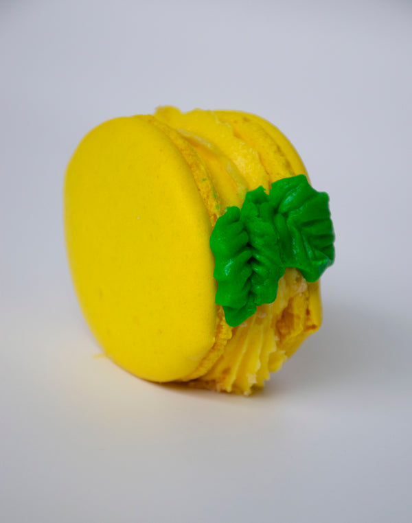 Lemon Meringue Macaron