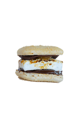 Load image into Gallery viewer, Chocolate S&#39;mores Macaron