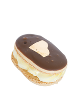 Load image into Gallery viewer, Chocolate Eclair Macaron